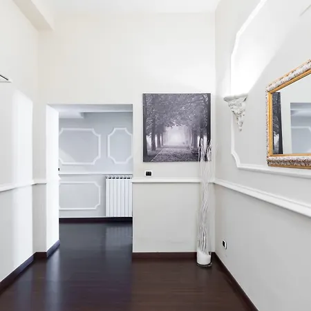 Apartment Frattina Royal