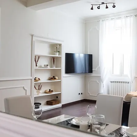 Apartment Frattina Royal Rome